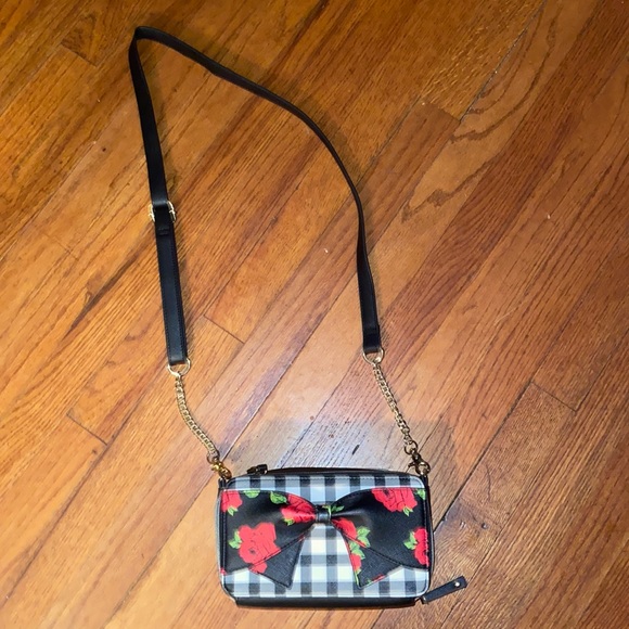 Betsey Johnson Handbags - Betsey Johnson crossbody bow roses plaid gold chain